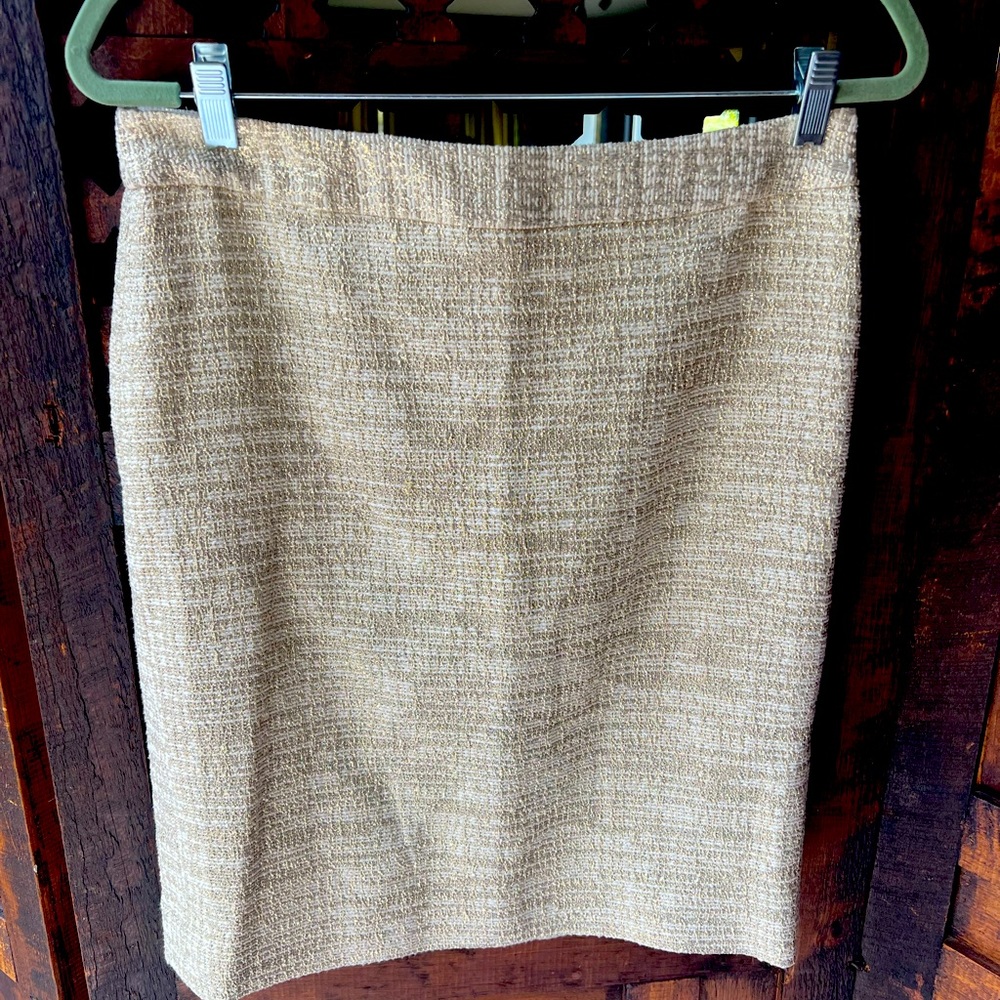 Kate Spade size 10 gold skirt.